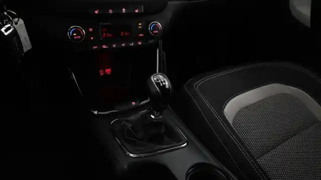 Valkoinen Viistoperä, Kia cee'd – EOS-185
