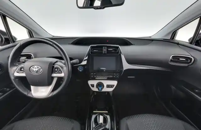 Harmaa Viistoperä, Toyota PRIUS – EOS-253