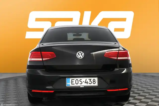 Musta Sedan, Volkswagen Passat – EOS-438