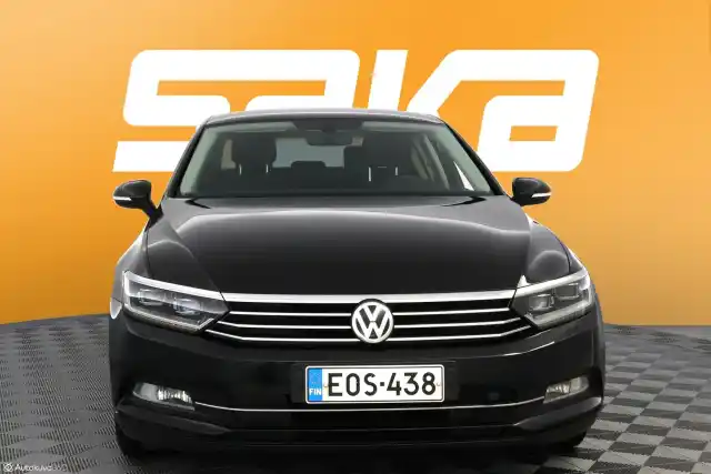 Musta Sedan, Volkswagen Passat – EOS-438