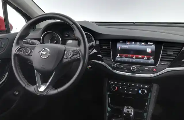 Punainen Farmari, Opel Astra – EOU-374