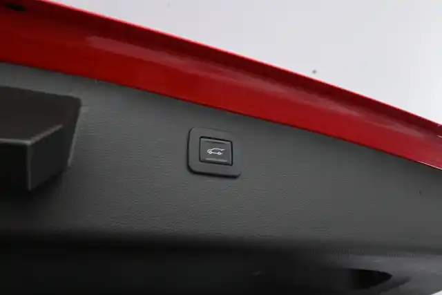 Punainen Farmari, Opel Astra – EOU-374