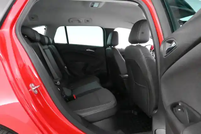 Punainen Farmari, Opel Astra – EOU-374