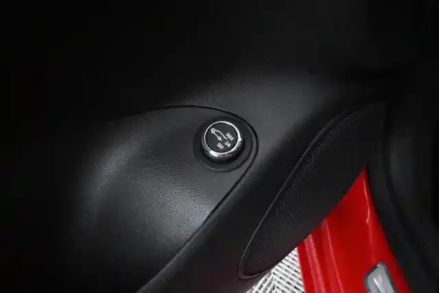 Punainen Farmari, Opel Astra – EOU-374