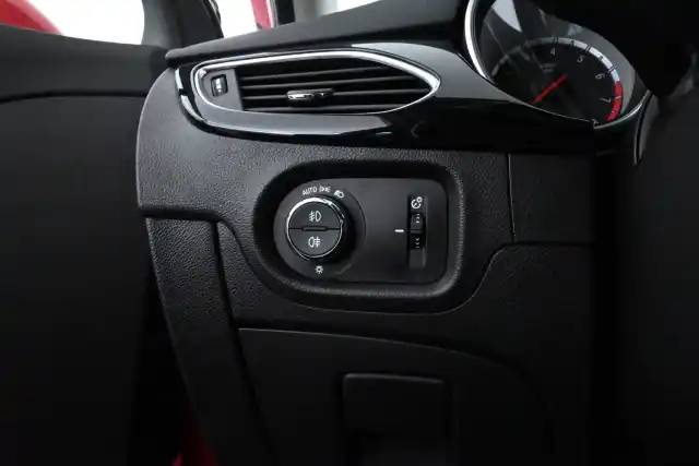 Punainen Farmari, Opel Astra – EOU-374