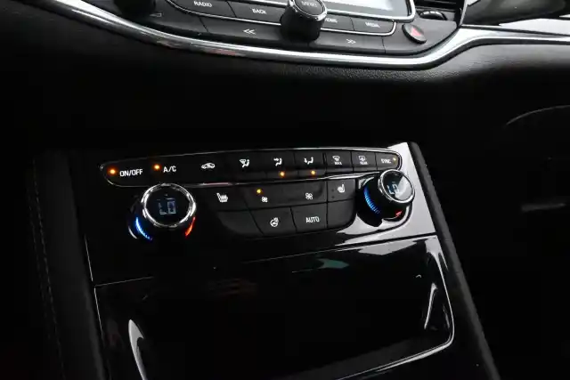 Punainen Farmari, Opel Astra – EOU-374