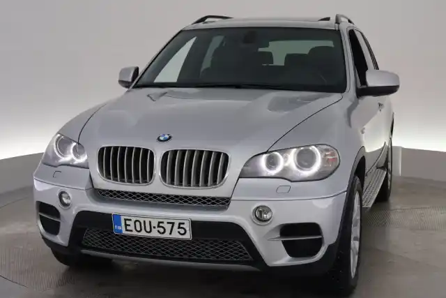 Harmaa Maastoauto, BMW X5 – EOU-575