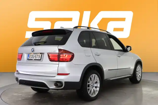 Harmaa Maastoauto, BMW X5 – EOU-575