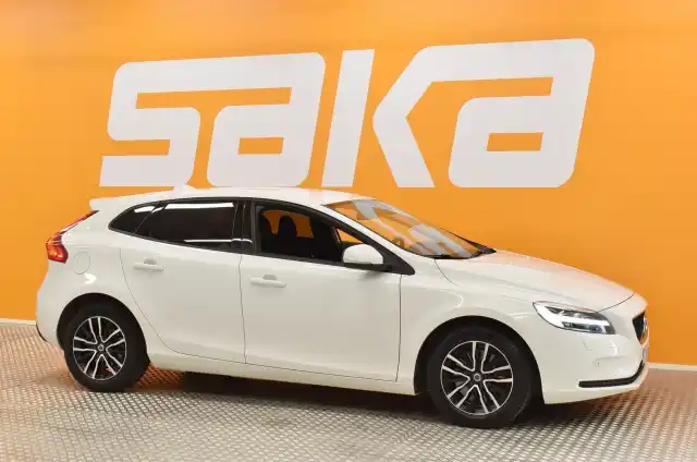 Valkoinen Viistoperä, Volvo V40 – EOU-941