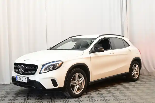 Valkoinen Maastoauto, Mercedes-Benz GLA – EOV-510