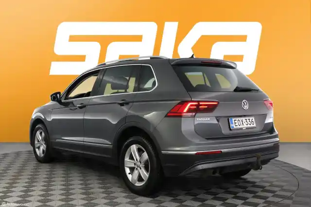 Harmaa Maastoauto, Volkswagen Tiguan – EOX-336