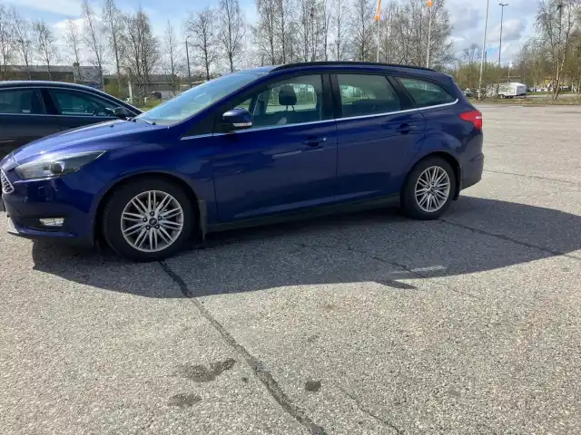 Sininen Farmari, Ford Focus – EOZ-882