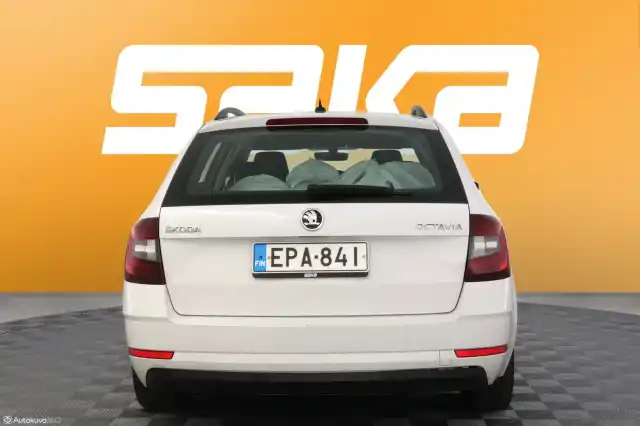 Valkoinen Farmari, Skoda Octavia – EPA-841