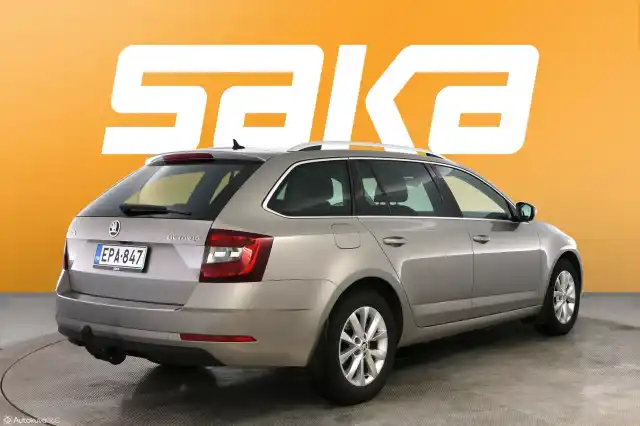 Ruskea Farmari, Skoda Octavia – EPA-847