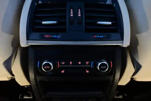 Musta Maastoauto, BMW X5 – EPB-430