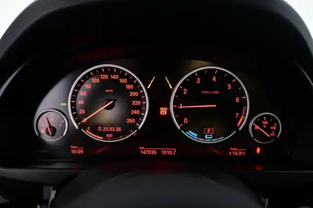 Musta Maastoauto, BMW X5 – EPB-430