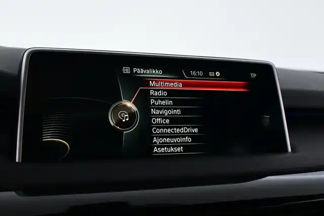 Musta Maastoauto, BMW X5 – EPB-430