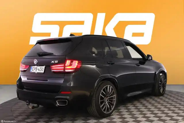 Musta Maastoauto, BMW X5 – EPB-430