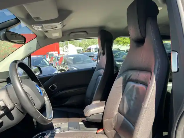 Musta Viistoperä, BMW i3 – EPC-832