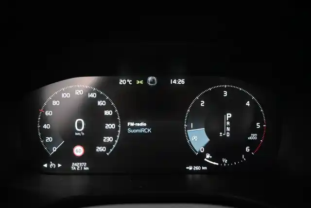 Valkoinen Maastoauto, Volvo XC60 – EPE-182