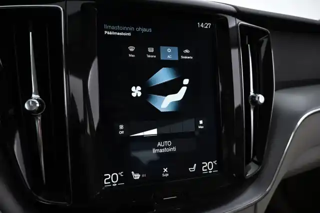Valkoinen Maastoauto, Volvo XC60 – EPE-182