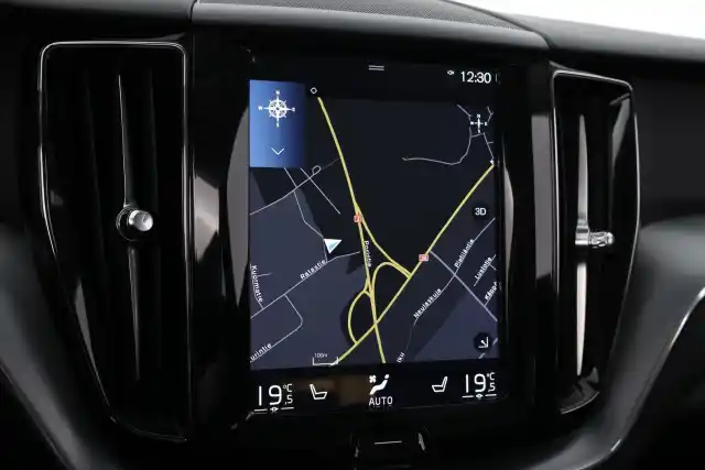 Punainen Maastoauto, Volvo XC60 – EPE-187