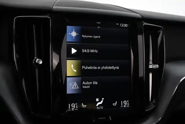 Punainen Maastoauto, Volvo XC60 – EPE-187