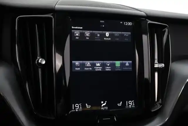 Punainen Maastoauto, Volvo XC60 – EPE-187