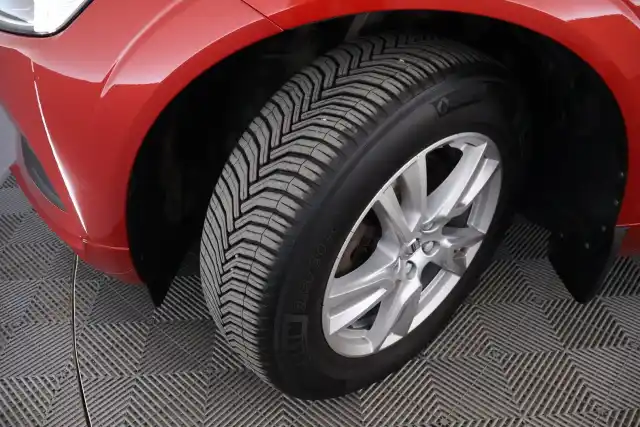Punainen Maastoauto, Volvo XC60 – EPE-187
