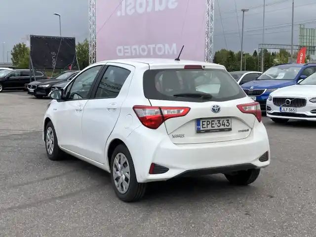 Valkoinen Viistoperä, Toyota Yaris – EPE-343