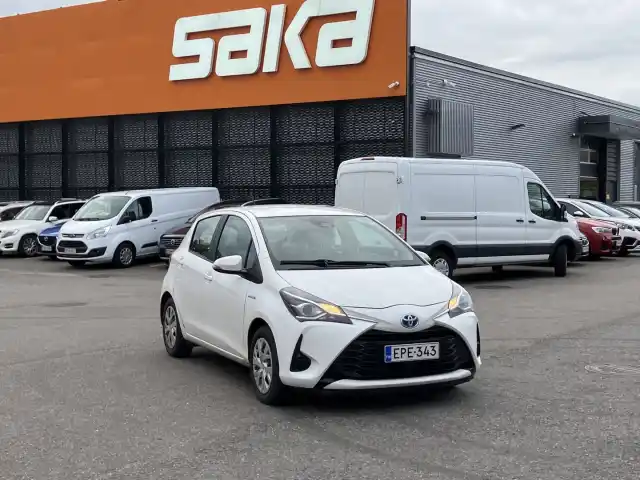 Valkoinen Viistoperä, Toyota Yaris – EPE-343