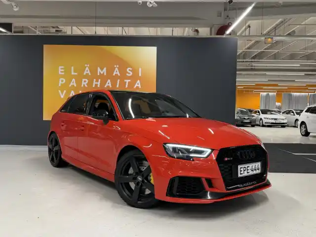 Punainen Viistoperä, Audi RS3 – EPE-444