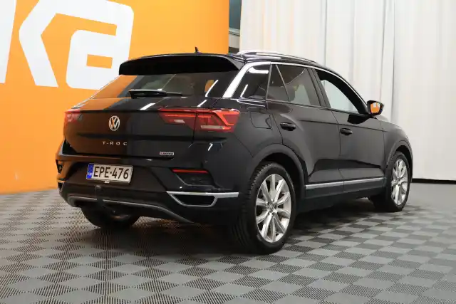 Musta Maastoauto, Volkswagen T-Roc – EPE-476