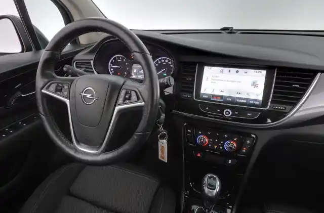 Musta Maastoauto, Opel Mokka – EPH-257