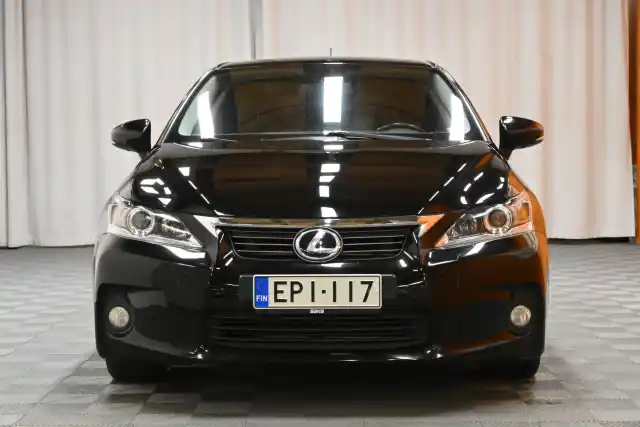 Musta Viistoperä, Lexus CT – EPI-117