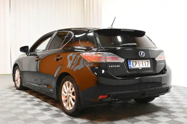 Musta Viistoperä, Lexus CT – EPI-117