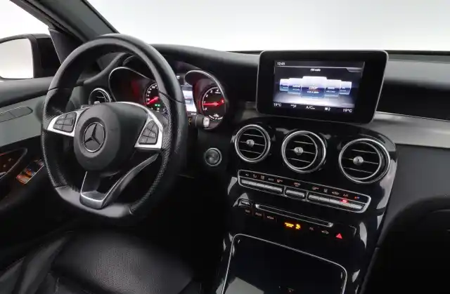 Musta Maastoauto, Mercedes-Benz GLC – EPK-533