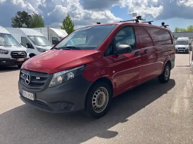 Punainen Pakettiauto, Mercedes-Benz Vito – EPL-259