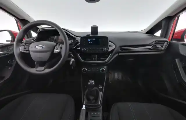 Punainen Viistoperä, Ford Fiesta – EPM-302