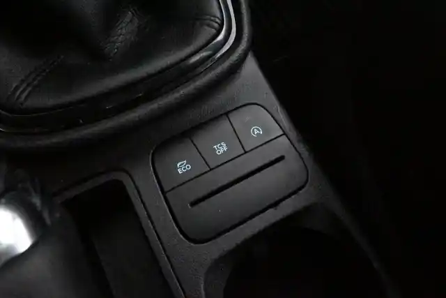 Punainen Viistoperä, Ford Fiesta – EPM-302