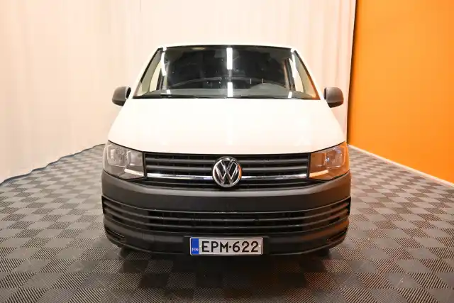 Valkoinen Pakettiauto, Volkswagen Transporter – EPM-622