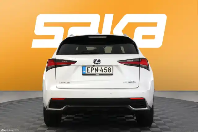 Valkoinen Maastoauto, Lexus NX – EPN-458