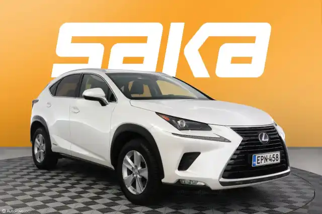 Valkoinen Maastoauto, Lexus NX – EPN-458