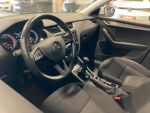 Valkoinen Farmari, Skoda Octavia – EPP-382, kuva 5