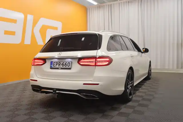 Valkoinen Farmari, Mercedes-Benz E 43 AMG – EPR-660