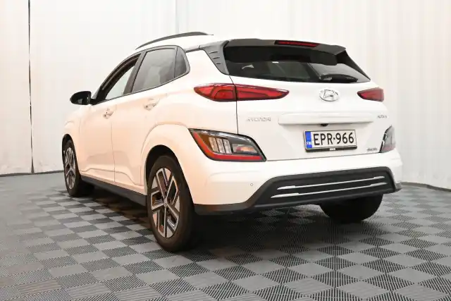 Valkoinen Maastoauto, Hyundai KONA – EPR-966