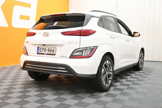 Valkoinen Maastoauto, Hyundai KONA – EPR-966