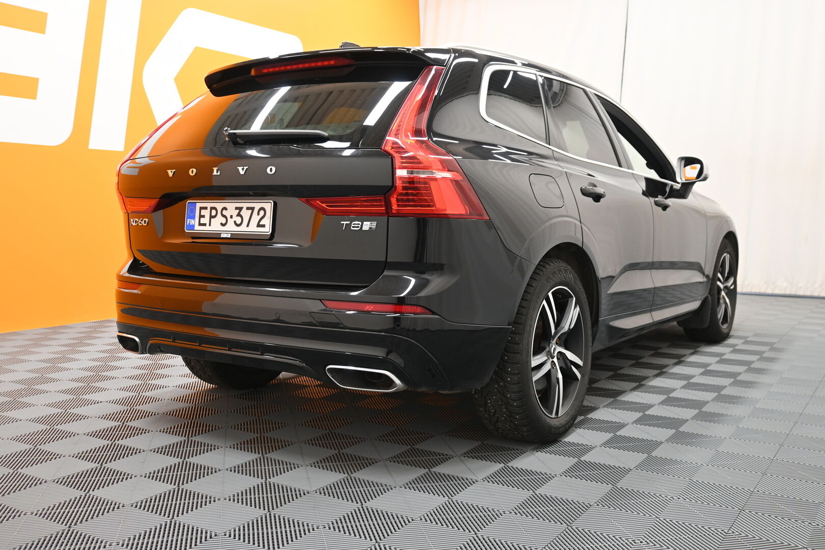 Musta Maastoauto, Volvo XC60 – EPS-372, kuva 8