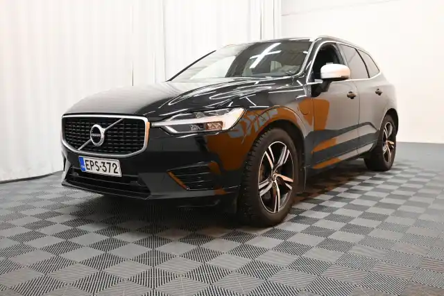 Musta Maastoauto, Volvo XC60 – EPS-372