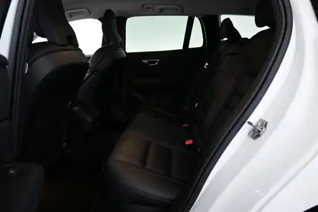 Valkoinen Farmari, Volvo V60 – EPS-490
